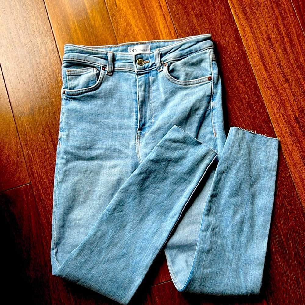 Zara stretch jeans never worn